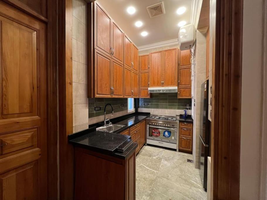 Authentic 3Br Apartment In Downtown, Каир Экстерьер фото