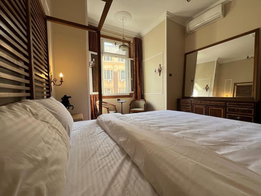 Authentic 3Br Apartment In Downtown, Каир Экстерьер фото
