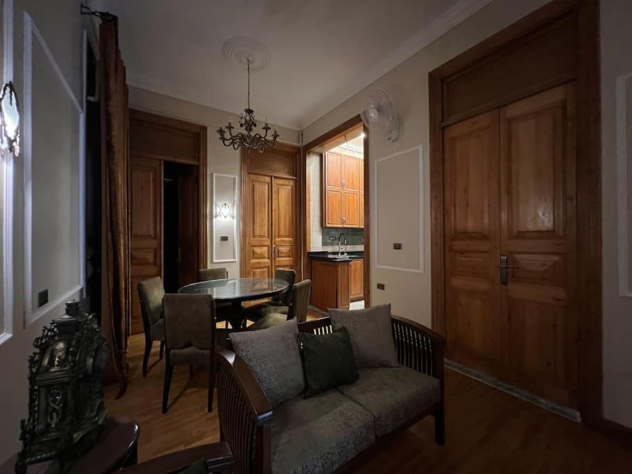 Authentic 3Br Apartment In Downtown, Каир Экстерьер фото