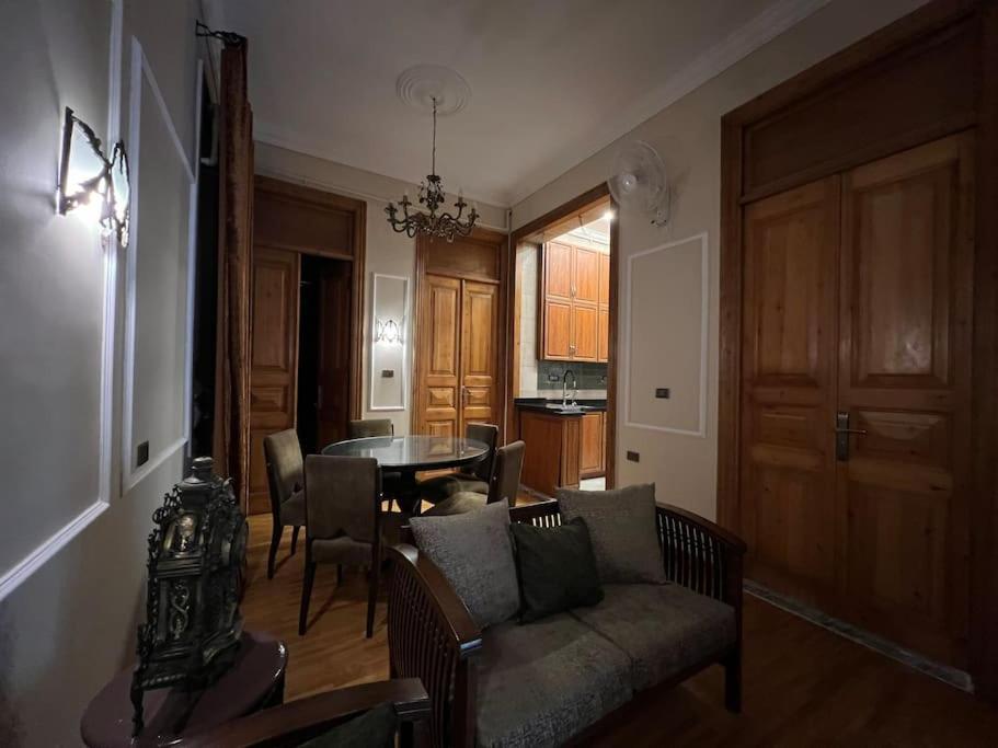 Authentic 3Br Apartment In Downtown, Каир Экстерьер фото