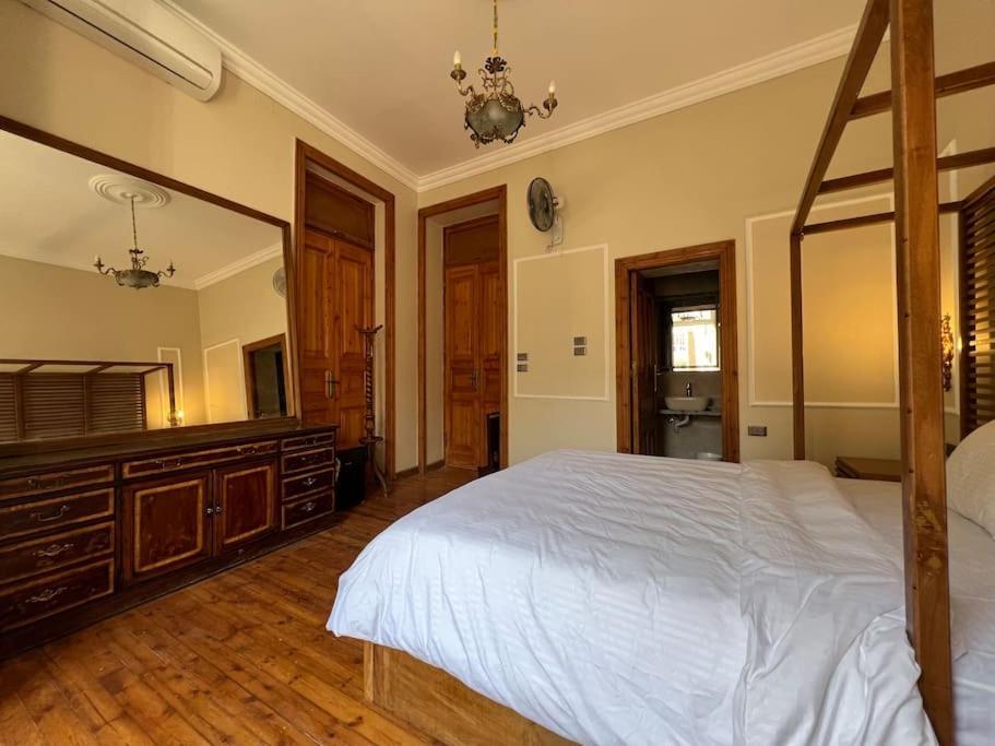 Authentic 3Br Apartment In Downtown, Каир Экстерьер фото