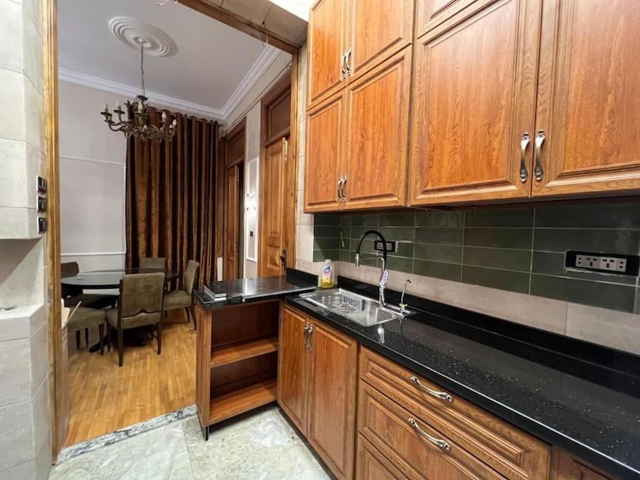 Authentic 3Br Apartment In Downtown, Каир Экстерьер фото